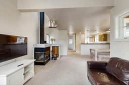 Modern two story dog friendly home located close to beaches and trails - Image 4