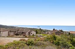 Ocean view home with a deck gas grill free WiFi and washer dryer - Image 3