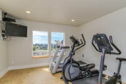 Two Story Olivia Beach Home with Free WiFi Dog Friendly and Close to the Beach - Image 4