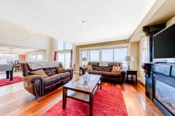 Oceanfront Home with Private Hot Tub and Amazing Beach Views Dogs Welcome - Image 5