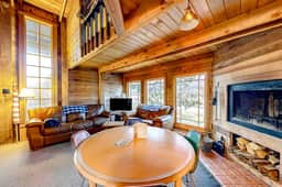 Dog friendly home with wetlands view deck fireplace outdoor shower - Image 2