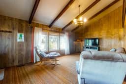 Charming dog friendly getaway with a full kitchen and firepit walk to the beach - Image 3