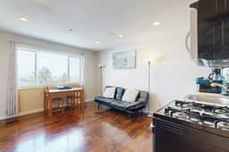 Romantic Ocean View Suite with Easy Beach Access Dog Friendly - Image 4