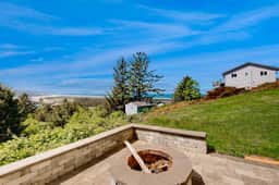 Ocean view home with heated floors private hot tub and multiple decks - Image 4