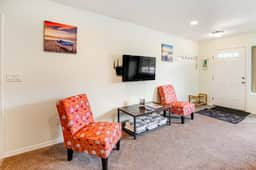 Large and convenient duplex suite with central AC and with D walk 1 minute to beach - Image 3