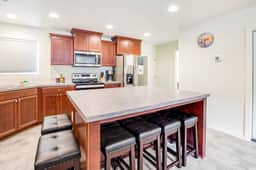 Large and convenient duplex suite with central AC and with D walk 1 minute to beach - Image 5