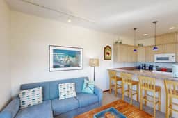 Dog friendly townhouse with WiFi across street from beach with ocean views - Image 2