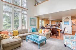 Inviting house near the beach with private hot tub and game room - Image 2