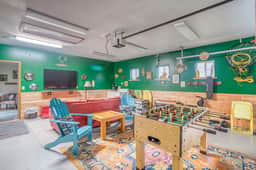Inviting house near the beach with private hot tub and game room - Image 5