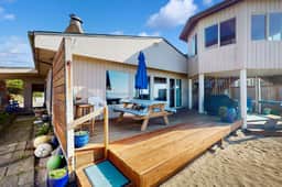 Dog friendly oceanfront house with sweeping ocean views and wood burning fireplace - Image 2