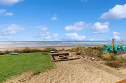 Dog friendly oceanfront house with sweeping ocean views and wood burning fireplace - Image 3