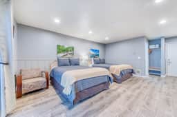 Eight Dog Friendly Rooms with Kitchens and Kitchenettes Walk to Downtown and Beach - Image 4