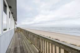 Prime Direct Beachfront Retreat with private deck with views | Dogs Welcome - Image 3
