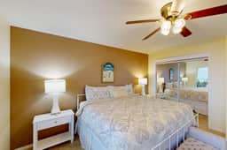 Dog friendly house with ocean view and entertainment walk to beach - Image 3