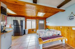 Dog friendly house near the ocean with woodstove yard patio and washer dryer - Image 4