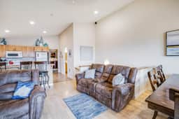 Just Across Street from Beach Ocean Views and Bright Interior Dog friendly - Image 4