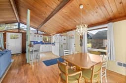 Perfect retreat a block from the beach with hot tub wood stove and dog friendly - Image 4