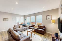 Spacious retreat with beautiful ocean views dog friendly with WiFi patio - Image 4