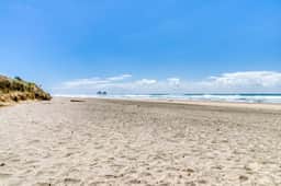 Relax and Enjoy Expansive Ocean Views from Your Own Private Retreat - Image 4