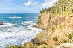 Stunning home with ocean view spacious deck with nice view - Image 3