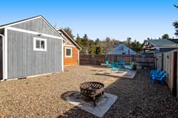 Adorable dog friendly hideaway with free WiFi private washer dryer and firepit - Image 2