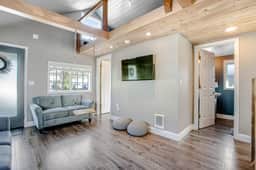 Adorable dog friendly hideaway with free WiFi private washer dryer and firepit - Image 4