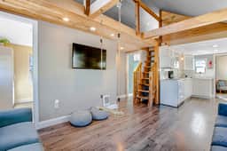 Adorable dog friendly hideaway with free WiFi private washer dryer and firepit - Image 5