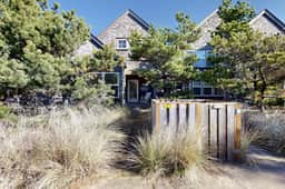 Modern family friendly beach house walk to the ocean with bikes dogs OK - Image 3