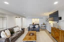 Oceanfront dog friendly home with coastal views telescope walkable location - Image 3