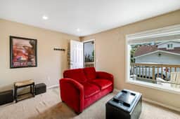 Dog Friendly Cabin near the Beach with Deck Gas Fireplace Kitchenette Free WiFi - Image 4