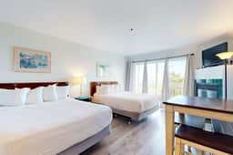 Dog Friendly Condo with Ocean Views Easy Beach Access and Free WiFi - Image 2