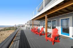 Dog friendly waterfront rental just steps from the beach and restaurants - Image 4