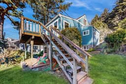 Charming home with wonderful ocean views ping pong game room WiFi decks - Image 3