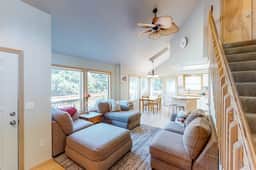 Bright dog friendly home with wrap around deck just steps from beach - Image 3