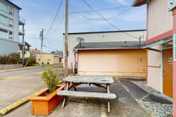 Charming Dog Friendly Room with Kitchenette Near the Beach and Downtown - Image 2