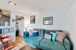 Charming house with full kitchen and yard near the beach dogs OK - Image 4