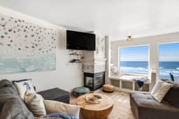 Charming dog friendly waterfront beach home with lovely patio - Image 2