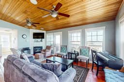Gorgeous ocean view home with hot tub game room steps to beach - Image 5
