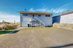 Oceanfront house with amazing views and short walk to downtown dogs welcome - Image 3