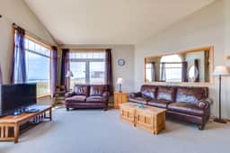 Updated Oceanfront Home with Lovely Pacific Views and Pool Table - Image 5