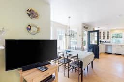 Dog friendly beach house with private hot tub free WiFi game room and ocean views - Image 5