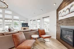 Bright remodeled home with furnished deck and private beach access dog friendly - Image 5