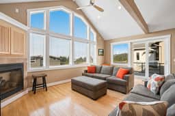 Dog friendly beach home ideal for entertaining with 2 fireplaces and great kitchen - Image 2