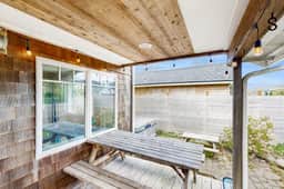 Dog friendly beach home with firepit private hot tub beach access and arcade - Image 4