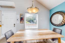 Enchanting home near the coast with hot tub full kitchen and washer dryer - Image 5