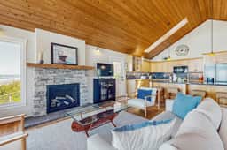 Bella Beach home with ocean view gas fireplace beach access and private hot tub - Image 4