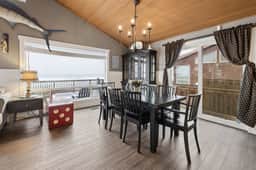 Oceanfront dog friendly house with deck private hot tub and stunning views - Image 4