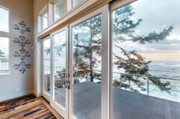 Dreamy oceanfront retreat with spacious deck and high speed WiFi dogs OK - Image 5