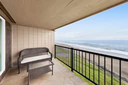 Lovely oceanfront condo with sweeping water views and balcony - Image 2