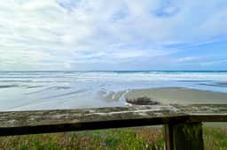 Beautiful home on the ocean with beach views deck bbq WiFi and streaming - Image 3